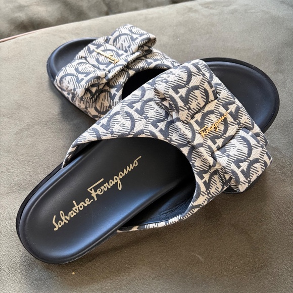 Salvatore Ferragamo Sandals in excellent condition - Picture 4 of 4